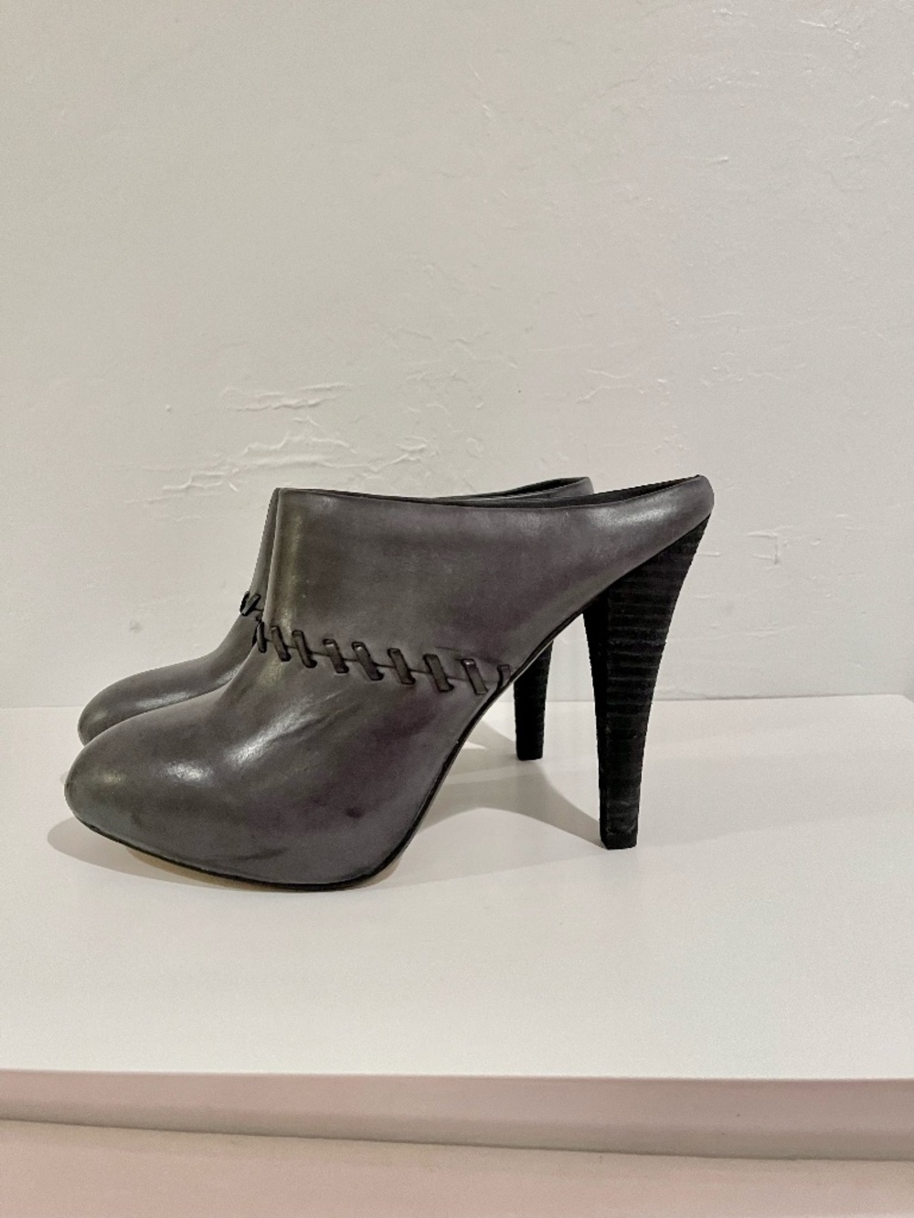Max Studio Mules Clogs Distressed Leather Charcoal Black Indie Sleaze NEW shoes